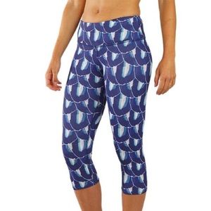 Onzie hot yoga flow Capri in blue geode size XS